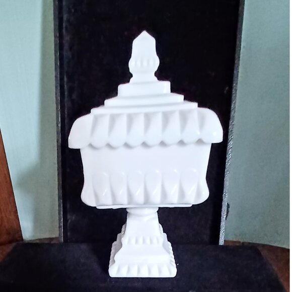Vintage WESTMORELAND Compote Milk Glass Wedding Bride's Compote with Lid - Picture 1 of 7